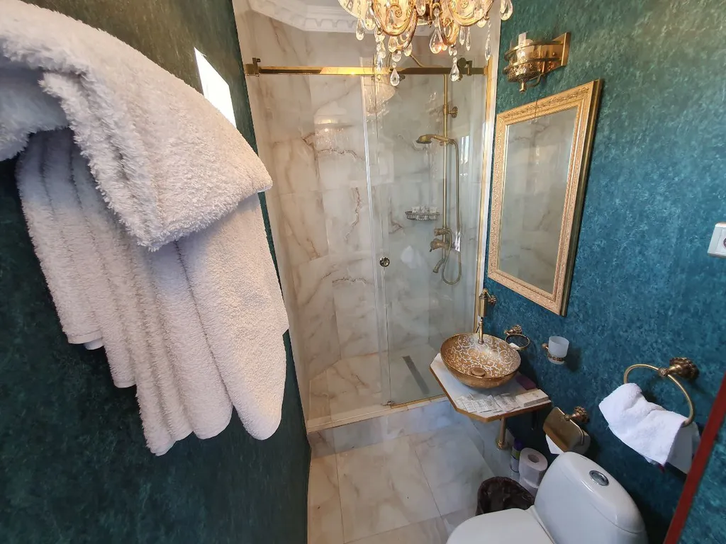 Студия с бассейном - вид на море