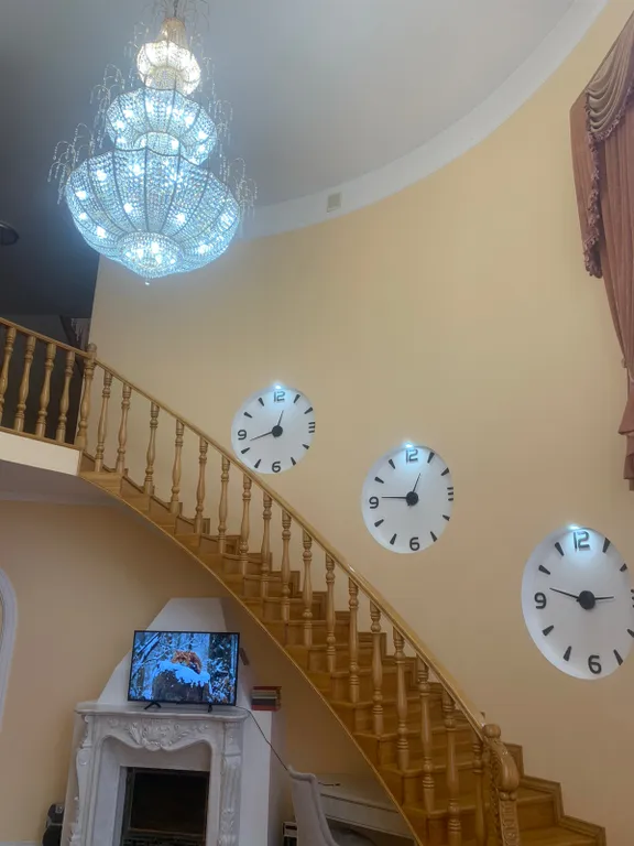 Уникальный, уютный, большой семейный дом. С видом на город