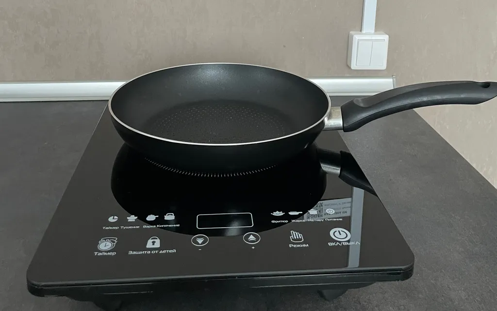 Просторная дружелюбная студия (КакДома на Анны Коньковой)