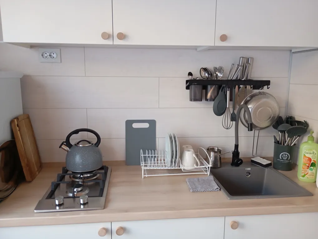 Отдельный двухкомнатный домик с кухней