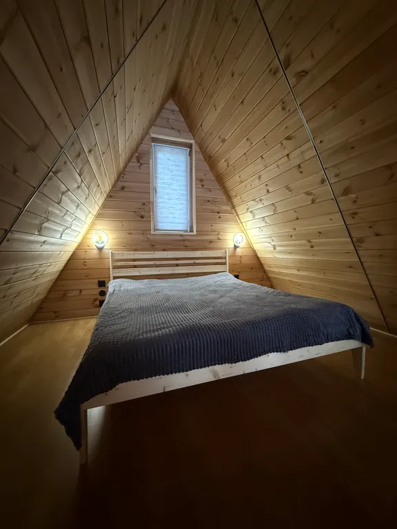 Коттедж 3-комнатный Дом — Деревянное