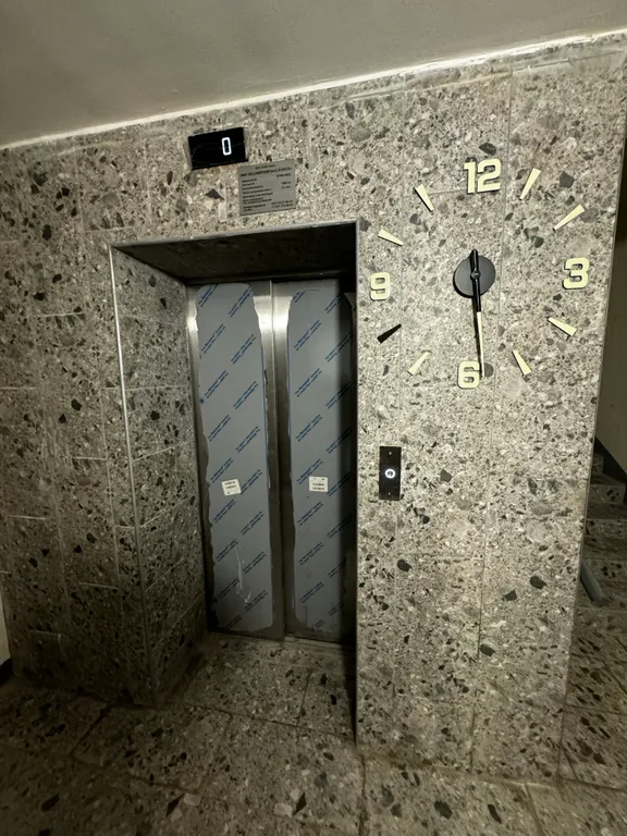 Большая Уютная 1-комнатная квартира,своя парковка,рядом магазин,центр