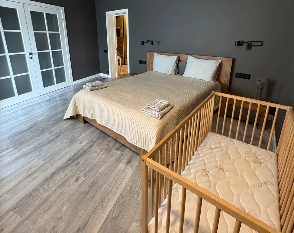 Квартира Уютная трёхкомнатная квартира с видом на Неву — Санкт-Петербург