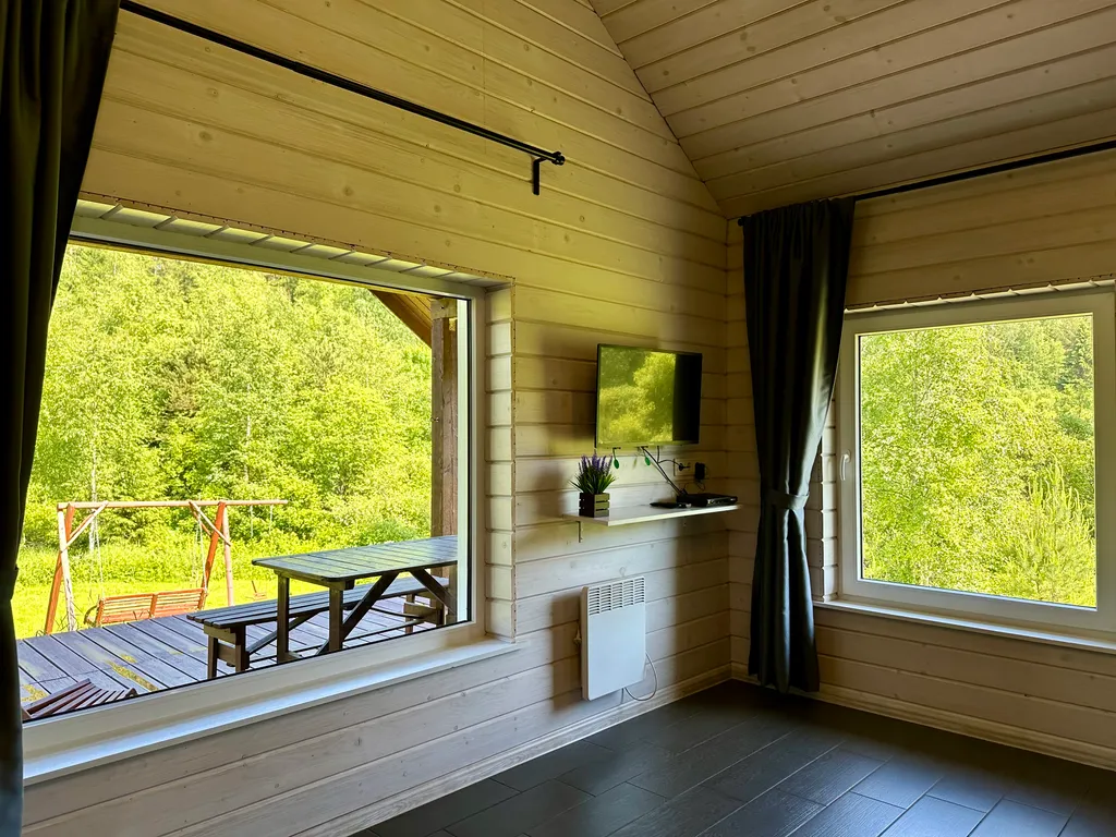 Коттедж с 3 спальнями, сауной, с видом на лес