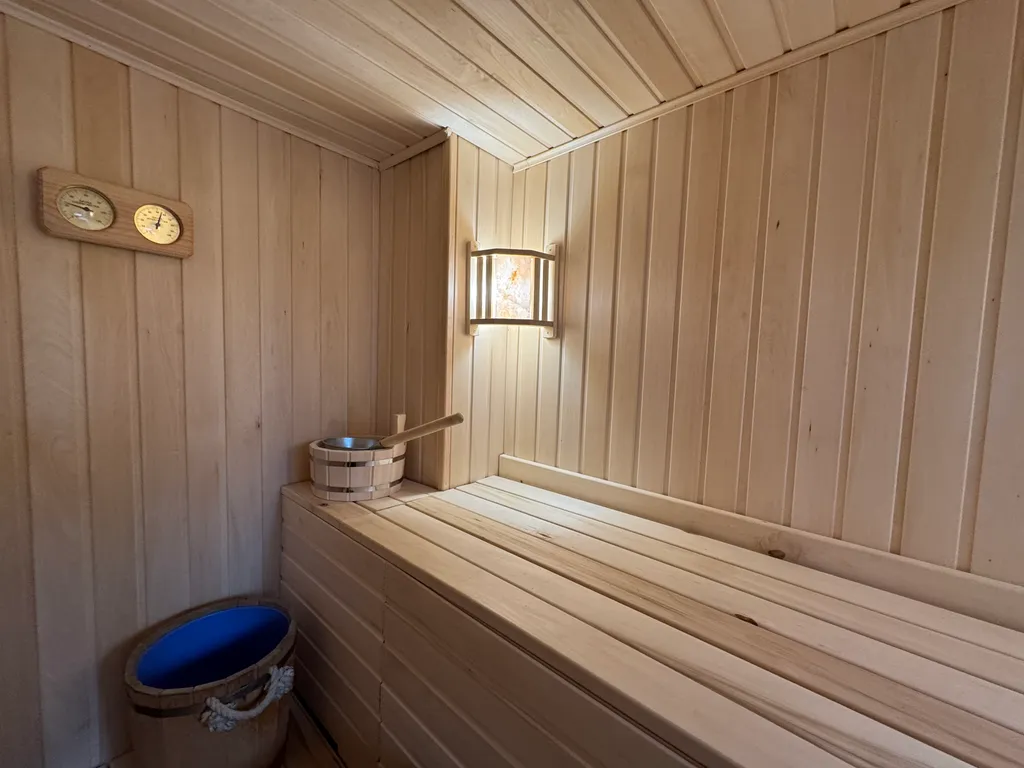 Дом с подогреваемым бассейном