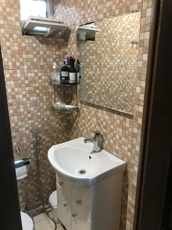 Уютный домик с двориком в центре