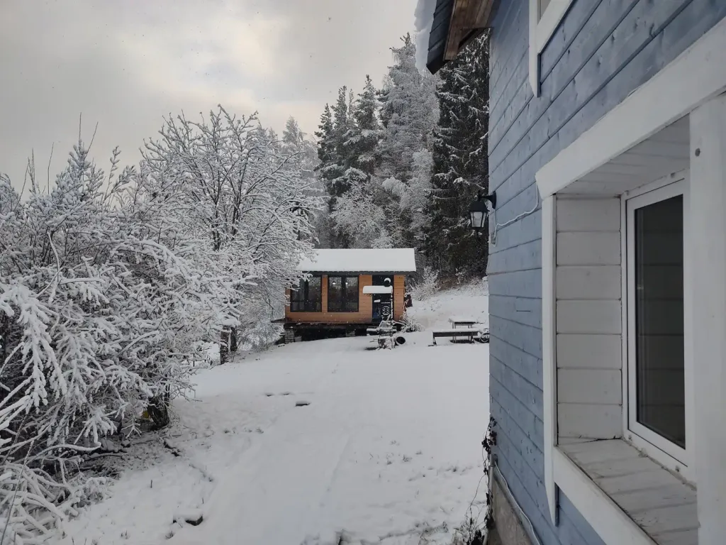 Дом на берегу озера без соседей