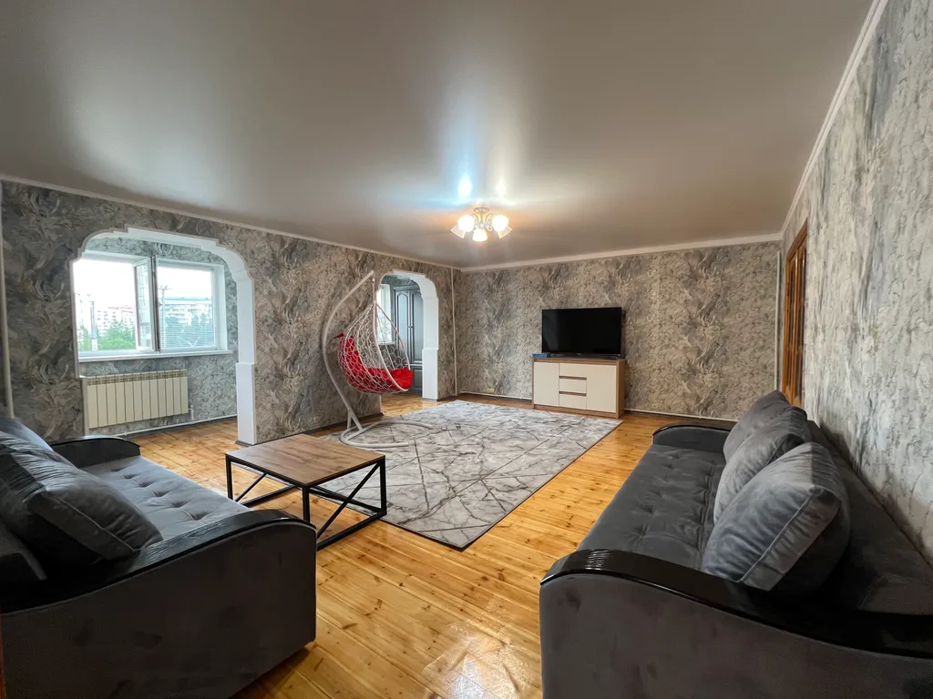 Огромная 4-комнатная квартира — аренда посуточно в Каспийск