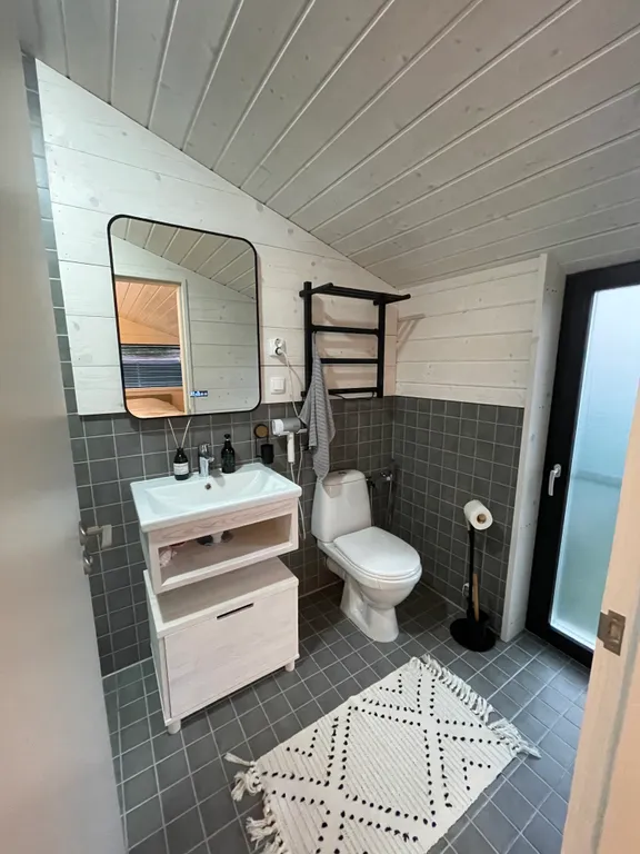 Коттедж Дом с летним бассейном (4 спальни) — Дубна