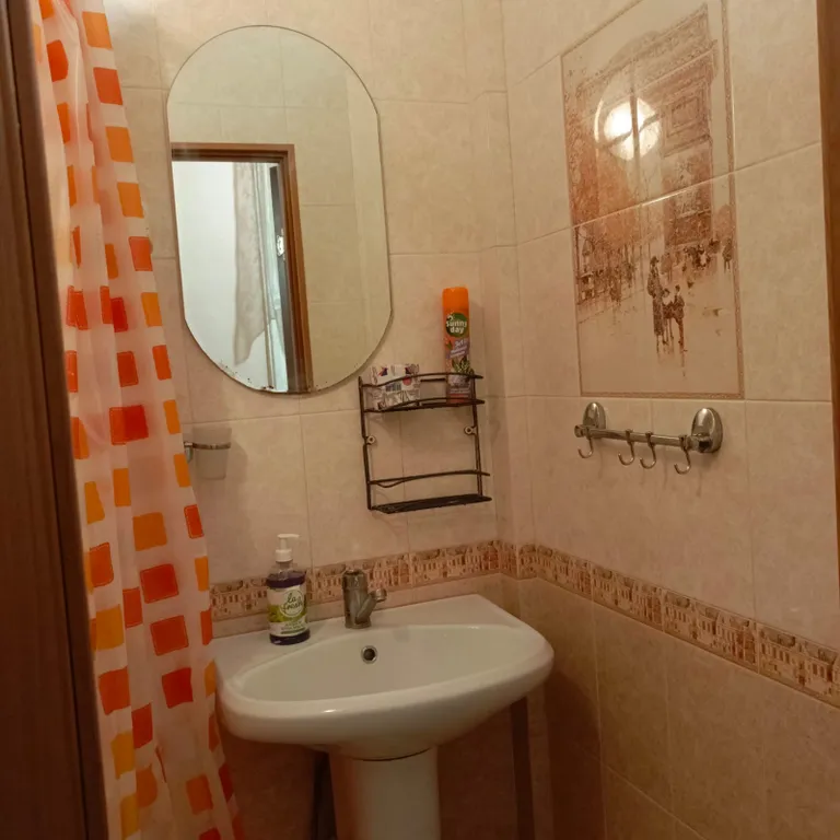 2-комнатная квартира в центре на 1 линии набережной