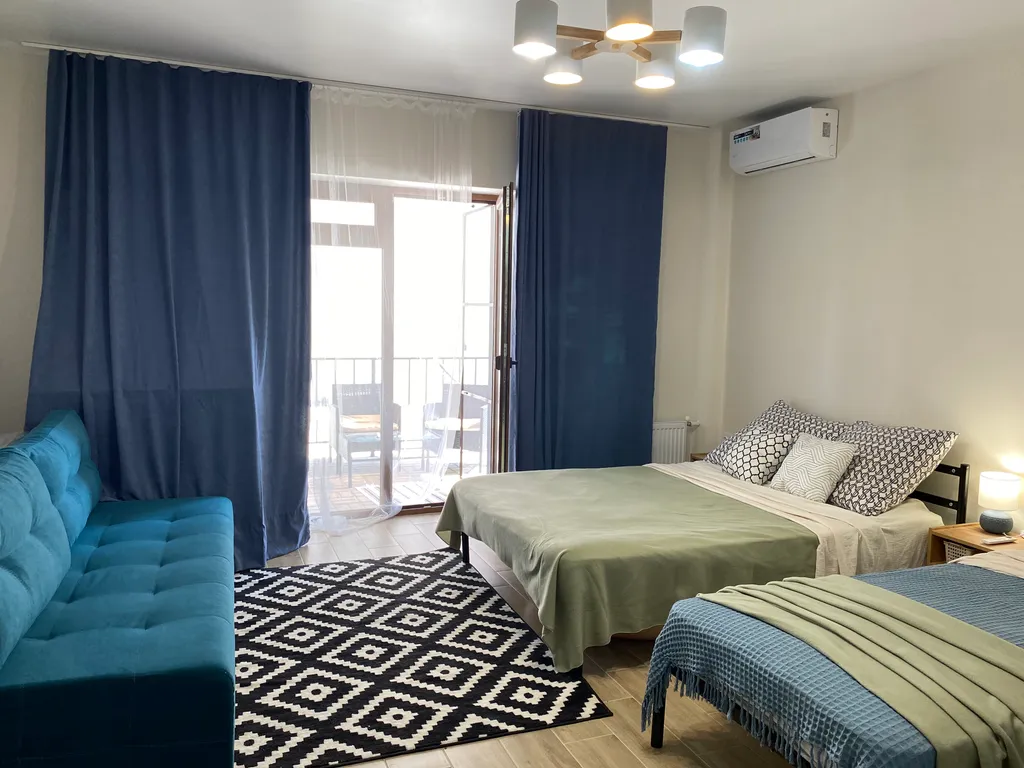 Квартира Студия с терасой в трёх минутах от пляжа — аренда посуточно в Черноморское