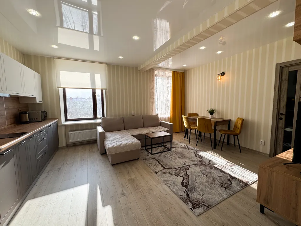 Стильная квартира в центре Мурманска на ул. Октябрьской, 3