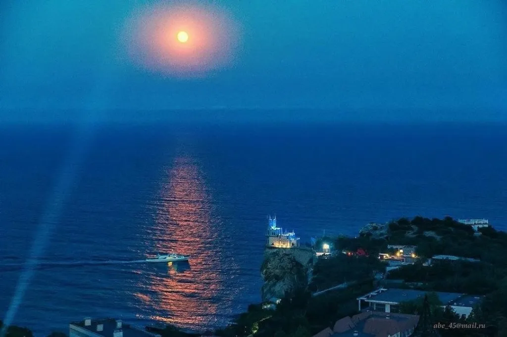 Уютная видовая квартира на город, море, горы