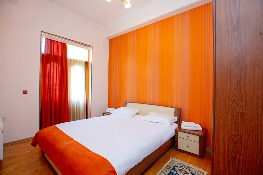 Уютные апартаменты Hatefi 2+1 в центре Старого города Баку