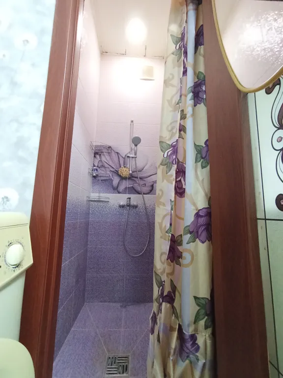 Светлая квартира, с темной зоной отдыха, на центральной улице