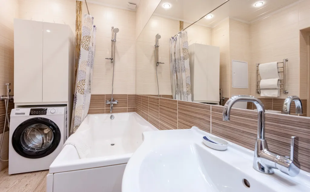 Евротрешка рядом с МТЛ Ареной и пляжем реки Волга