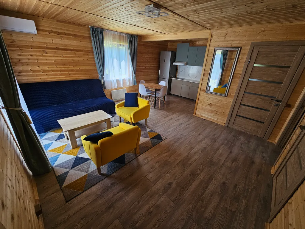 Уютный эко-дом у горы