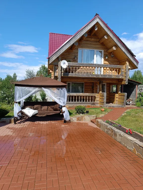 Уютный дом с видом на реку