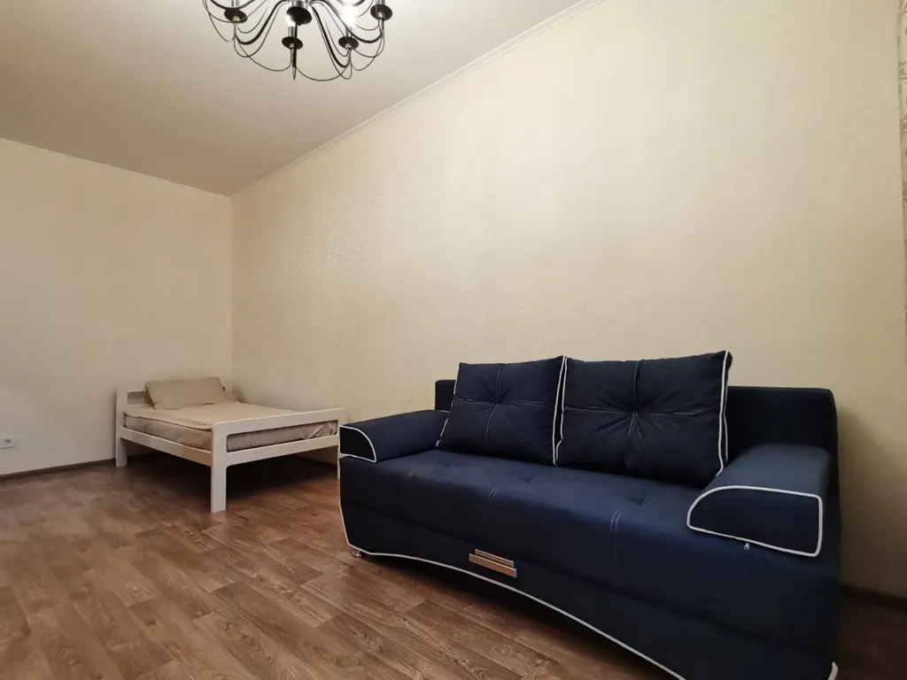 Большая двухкомнатная квартира с панорамным балконом