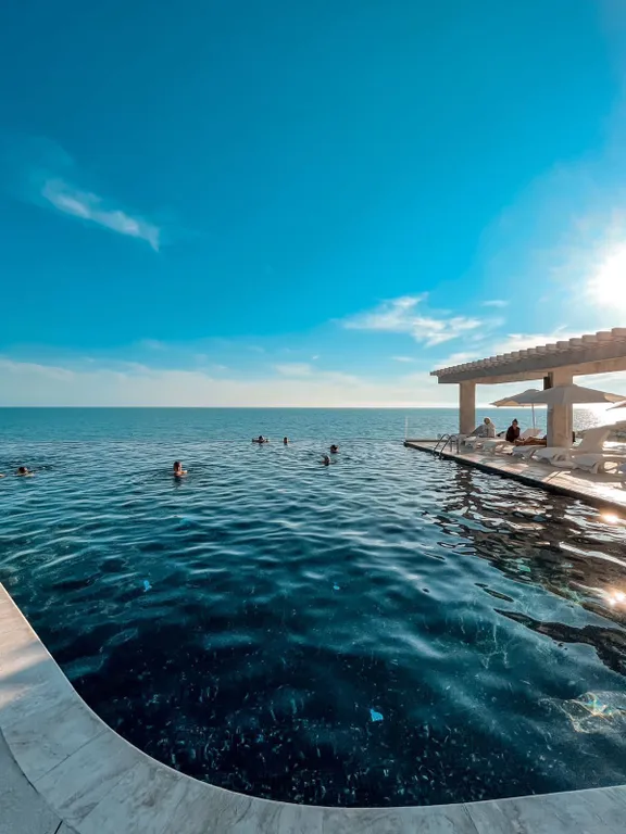 Лазурные апартаменты на берегу моря в отеле Лучезарный Резорт 4