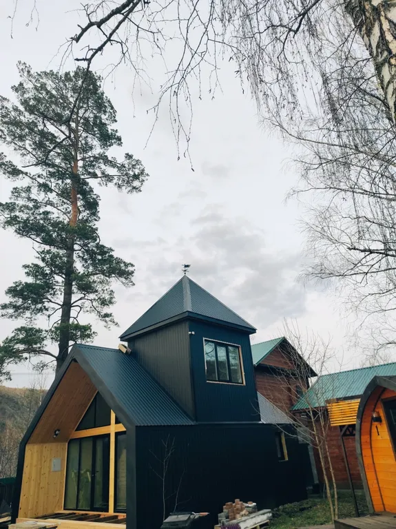 Биг-Лодж с панорамными окнами на Алтае