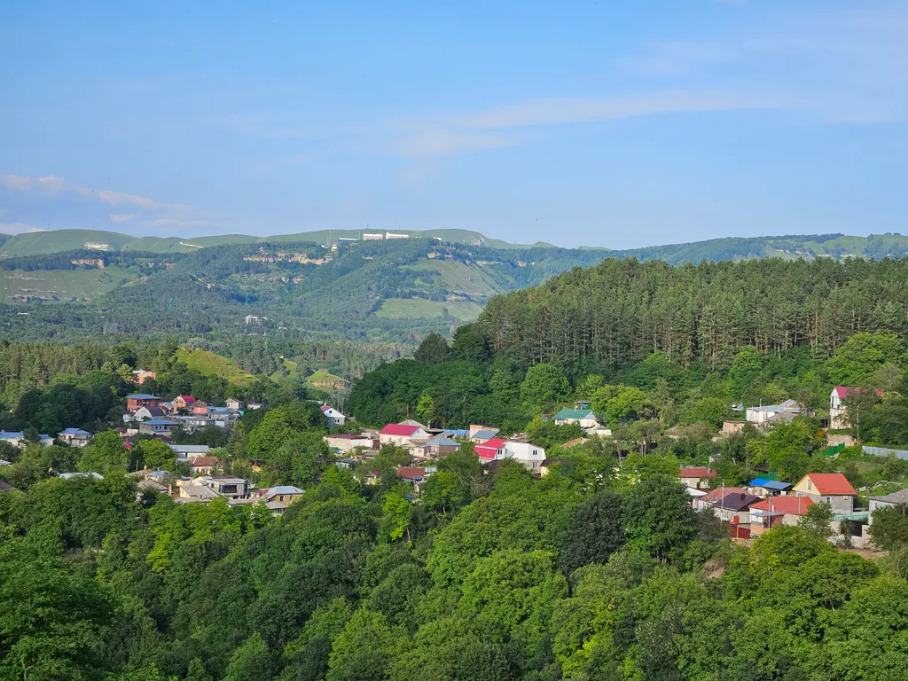 Уютная квартира с шикарным видом на горы, лес, ущелье и город