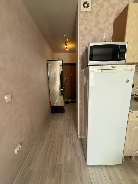 Студия 20кв.м - широкая кровать, стиралка, микроволновка, холодильник