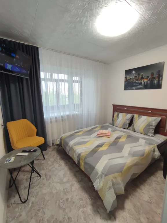 Чистая, уютная квартира в центре Мирного — аренда посуточно в Мирный