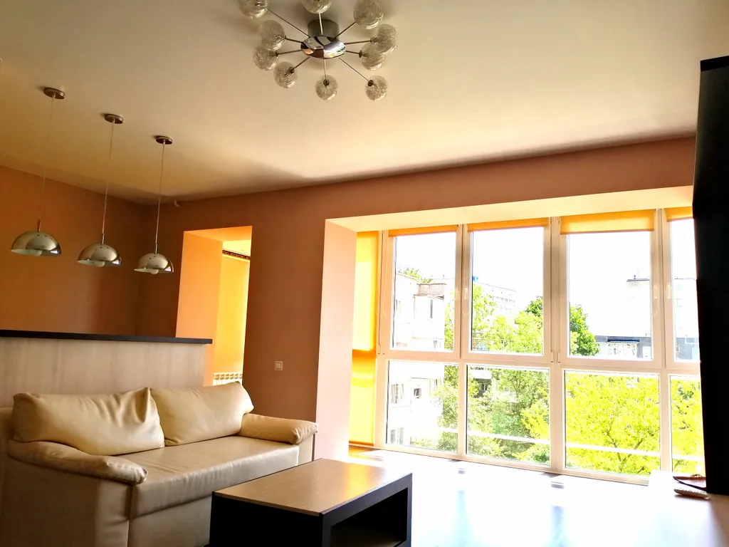 Уютная квартира с панорамными окнами и кондиционером — аренда посуточно в Гродно