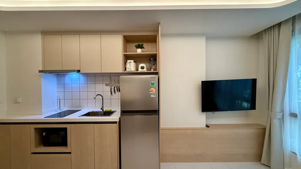 Просторная однушка у моря с бассейном и Wi-Fi 500 мбит/с