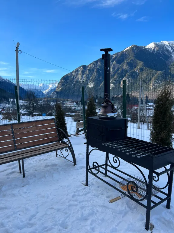 Дом в лесу с видом на горы Барнхаус Барс