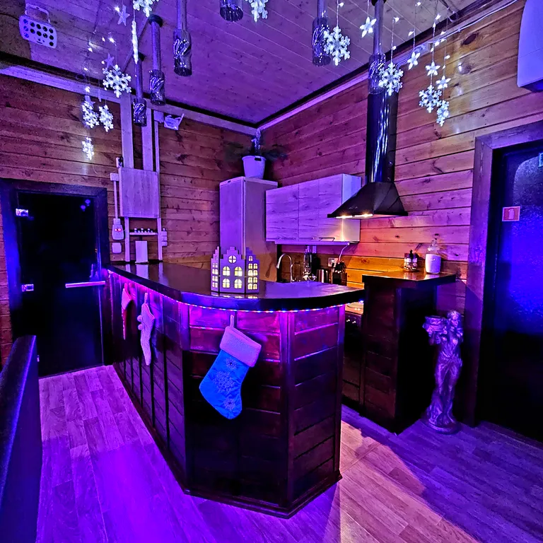 Коттедж для компании