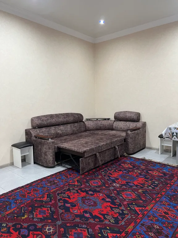 Домик чуть дальше набережной