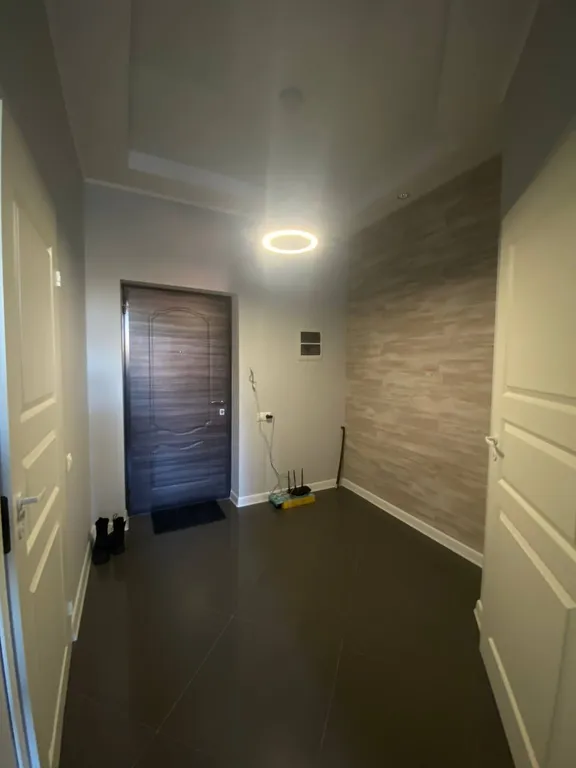 Современная новая квартира рядом с набережной реки Волга