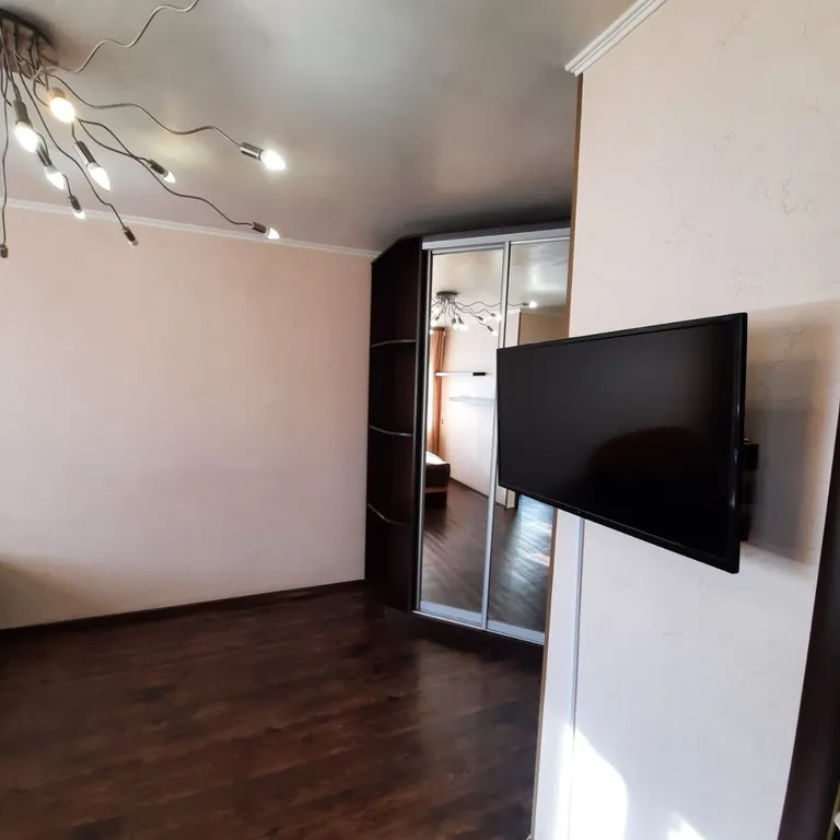 Красивая квартира с евроремонтом, новой мебелью и бытовой техникой