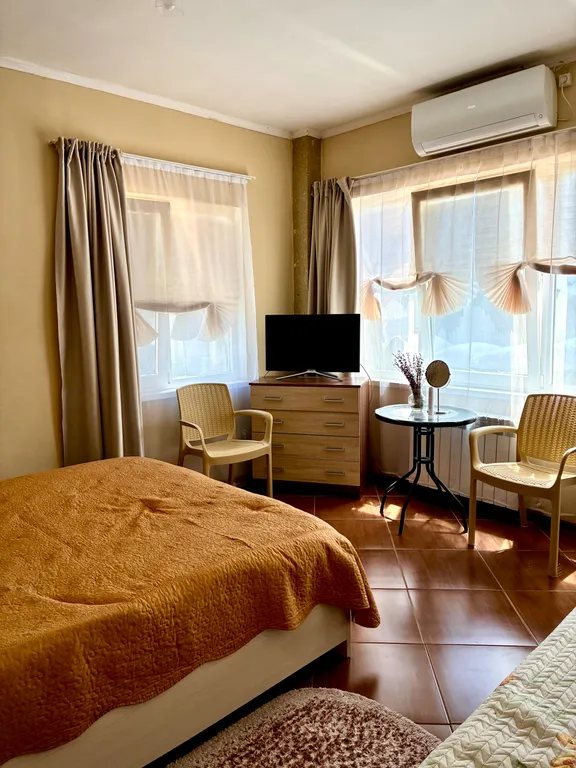 Квартира Уютная комната в частном доме со своим двором — аренда посуточно в Отрадное