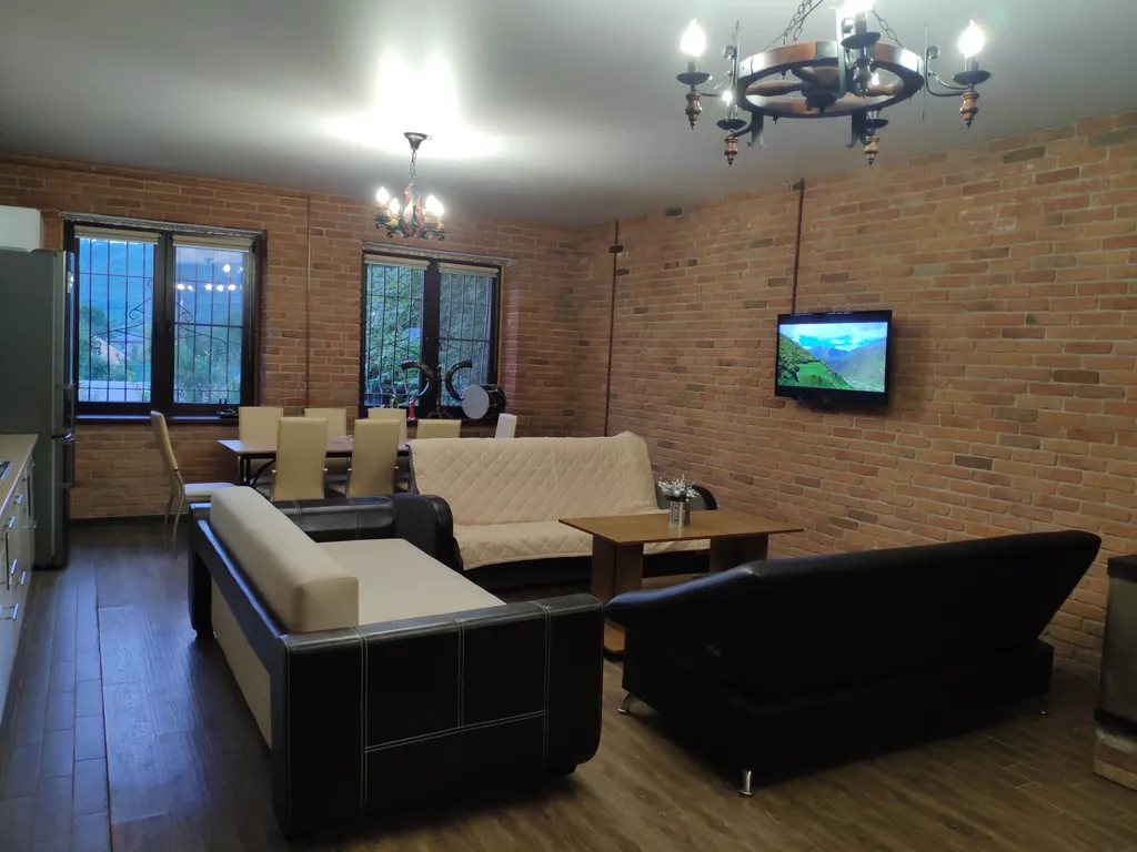 Двухэтажная дача с участком