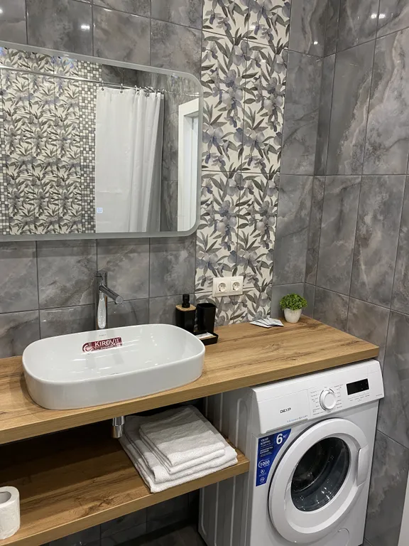 Уютная студия в новом доме, парковка в закрытом дворе, самый центр