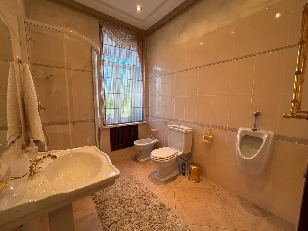 Двухэтажный коттедж с видом на парк в центре Минска