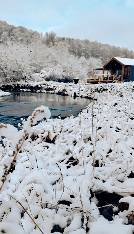 Двухэтажный а-фрейм 2 с панорамным остеклением и террасой