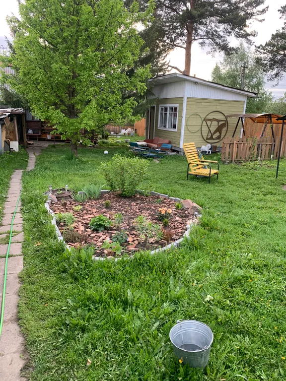 Живописный дом на природе недалеко от города