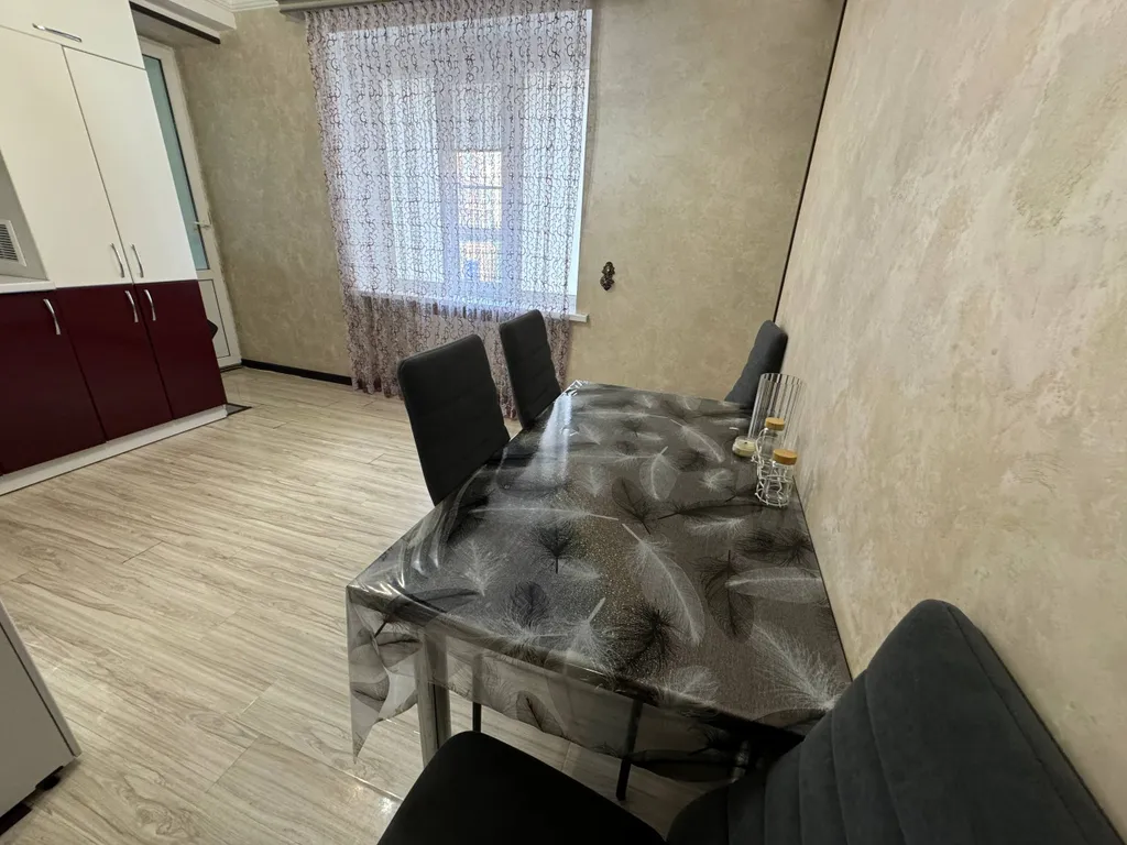 Просторная квартира для семьи вблизи парка Кирова в центре