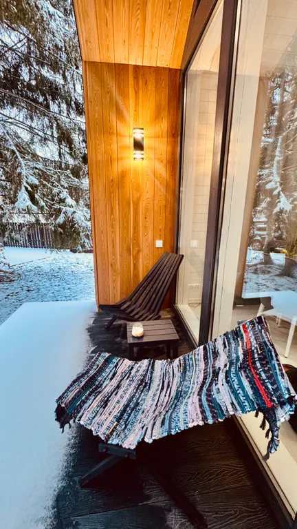 Дом с сибирским банным чаном в лесу