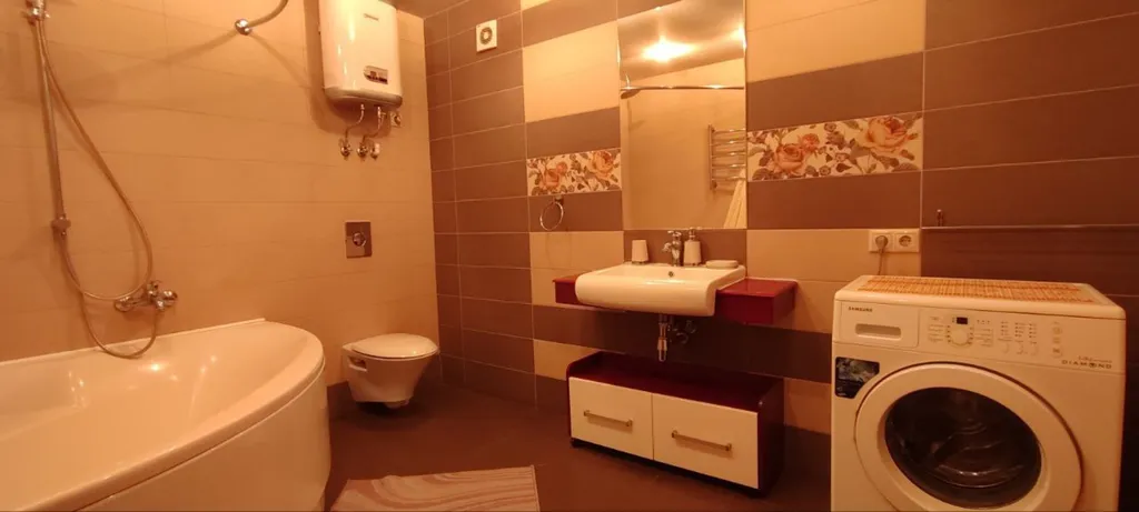 Квартира Апартаменты с большой ванной и WI-FI на 6 гостей возле Планеты — Красноярск