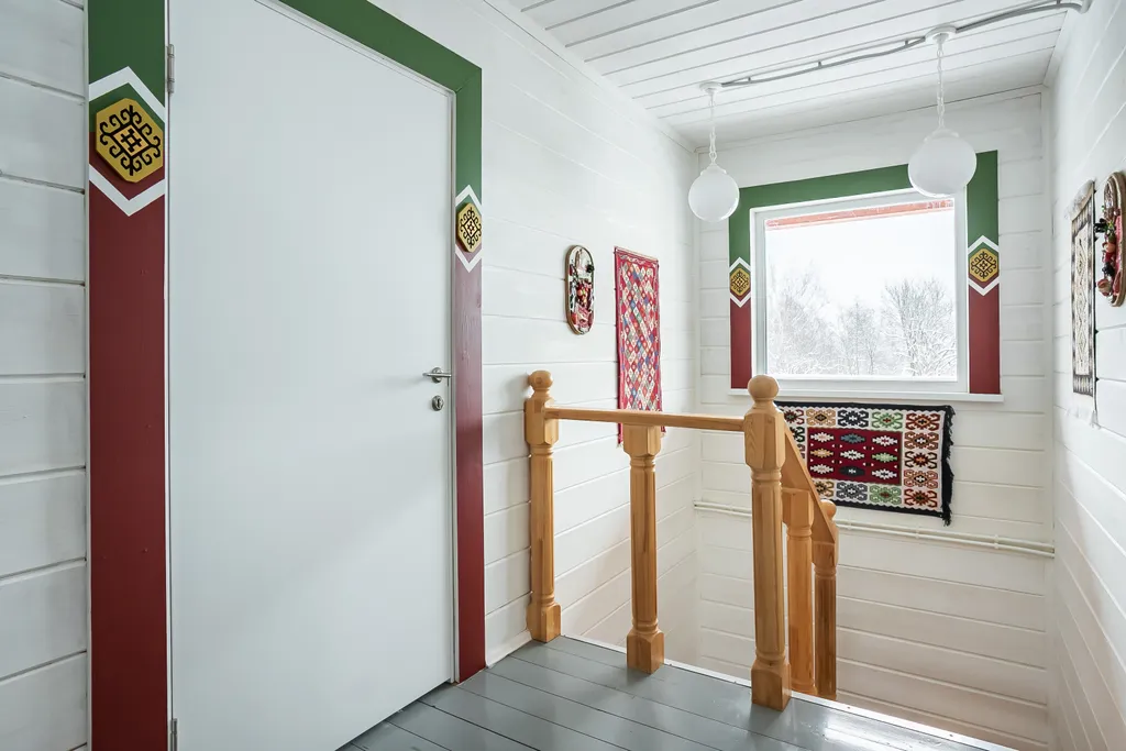 Коттедж Дом Ереван с балконом и открытой верандой в Кикино на Веле — Кикино