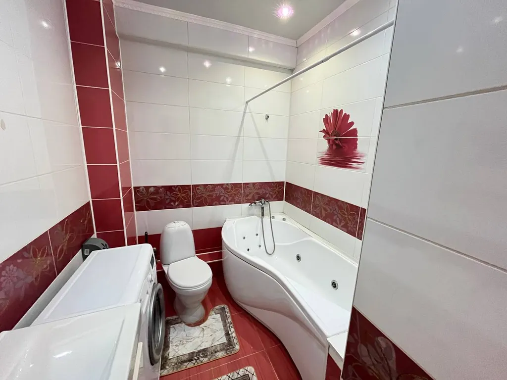 На Набережной