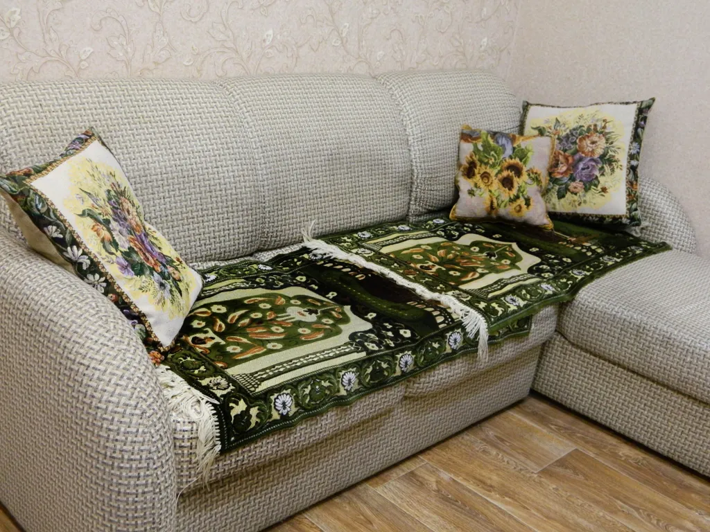 Уютная двухкомнатная квартира в парке в у горы Сосновки