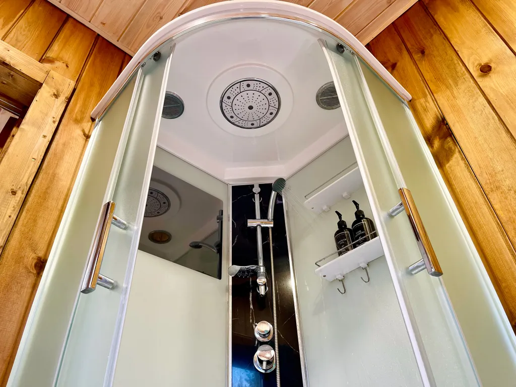 Большой загородный дом