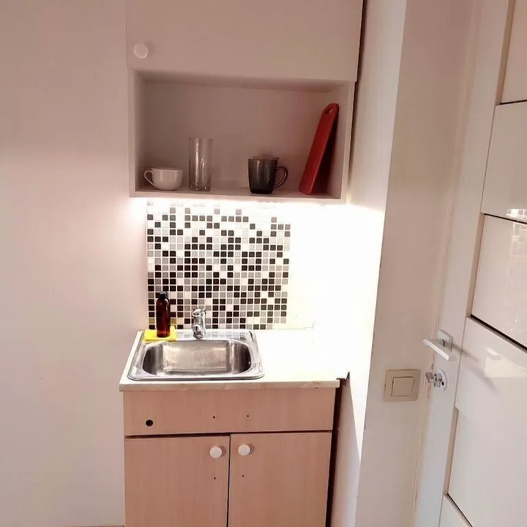 Стильнaя cтудия с видoм нa город и горы