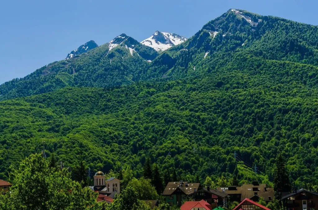 Стильные трёхкомнатные апартаменты с потрясающим видом на горы